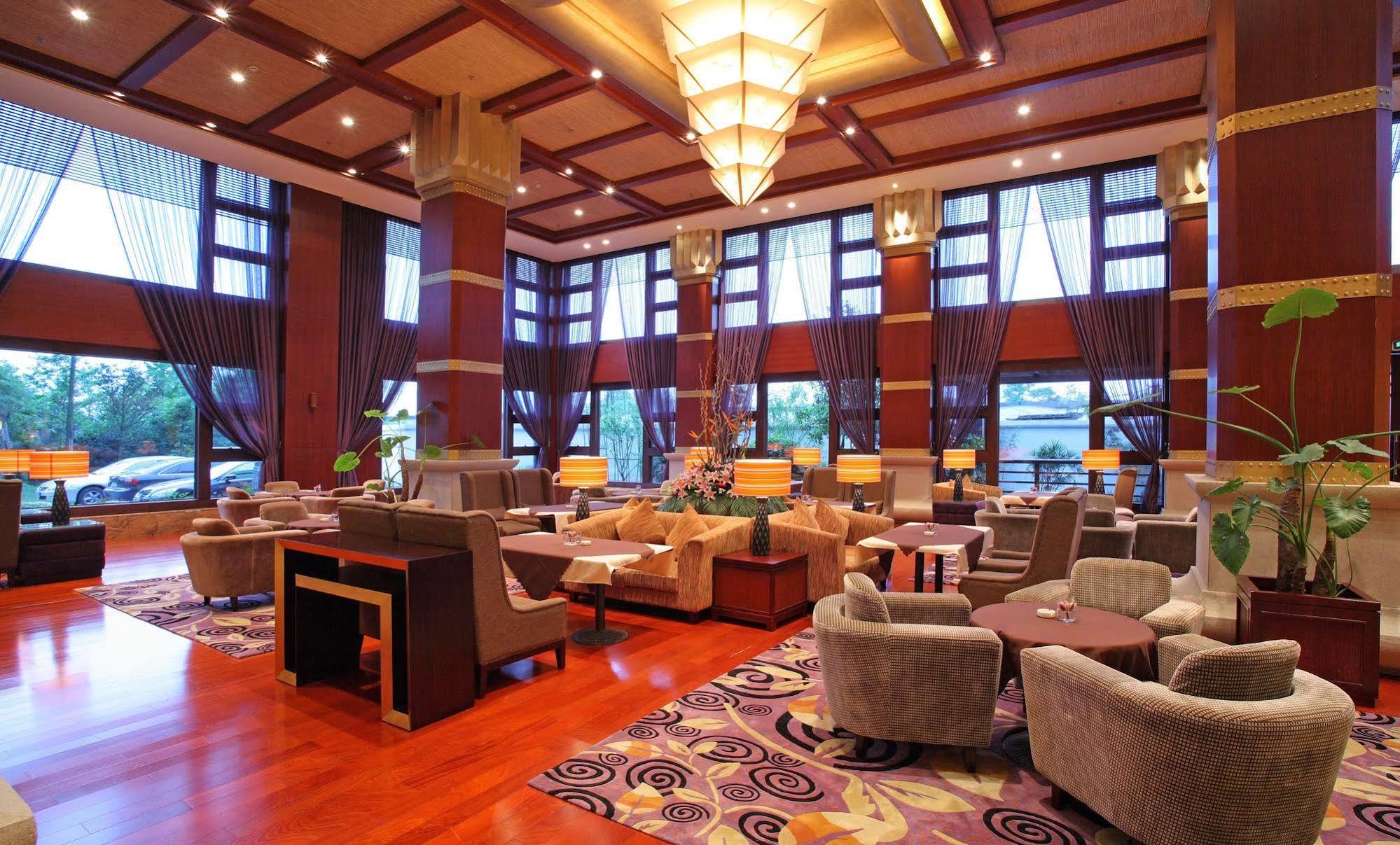 Howard Johnson Conference Resort Chengdu Dujiangyan Exterior foto